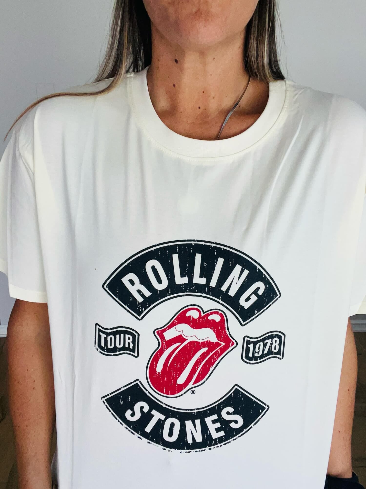 T-SHIRT TOUR