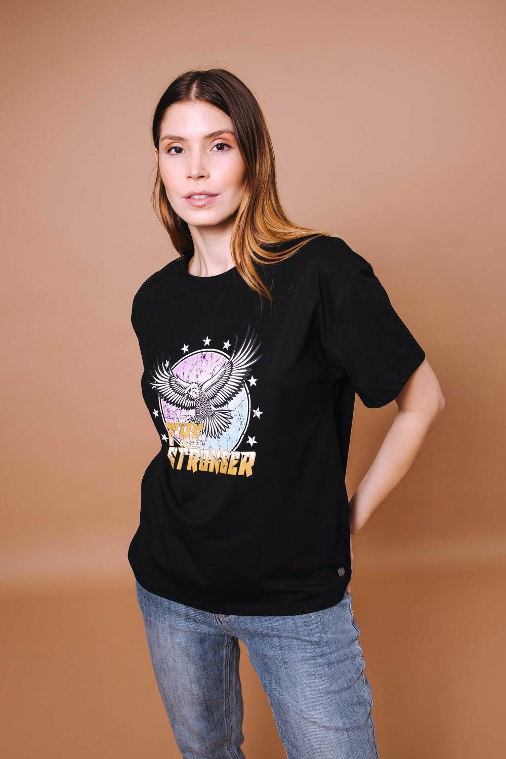 REMERA STRONGER