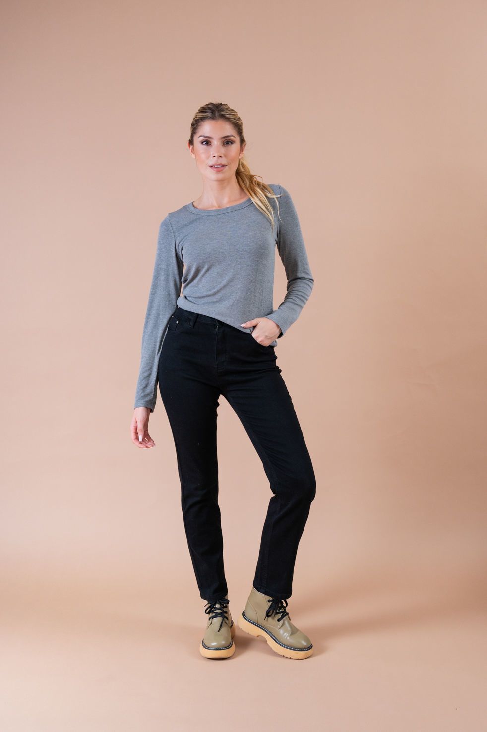 JEAN STUTTGART Negro L