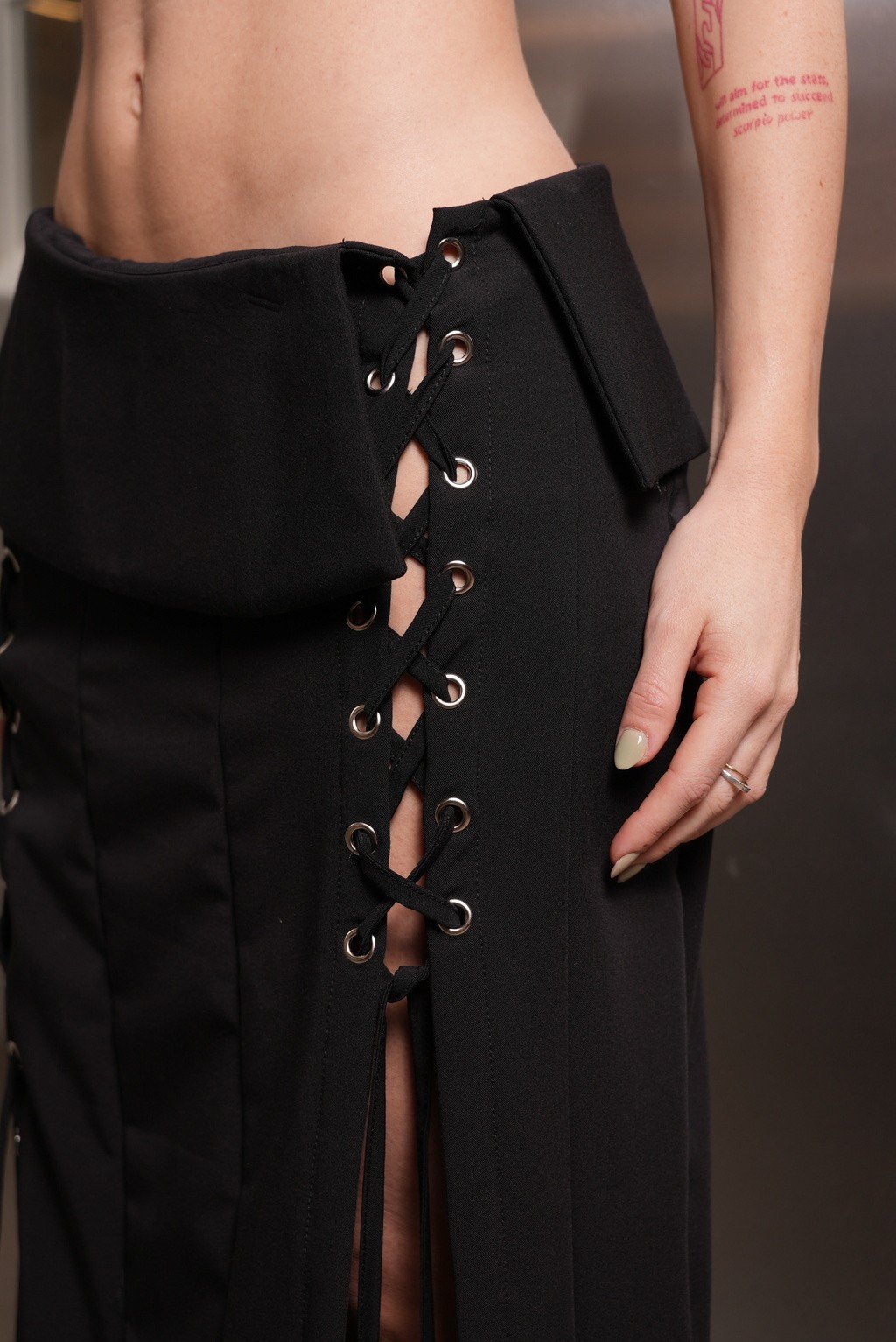 Falda Eyelets