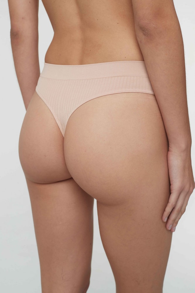 Colaless Canalé