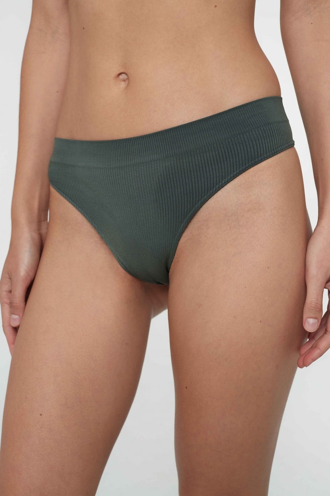 Colaless Rib