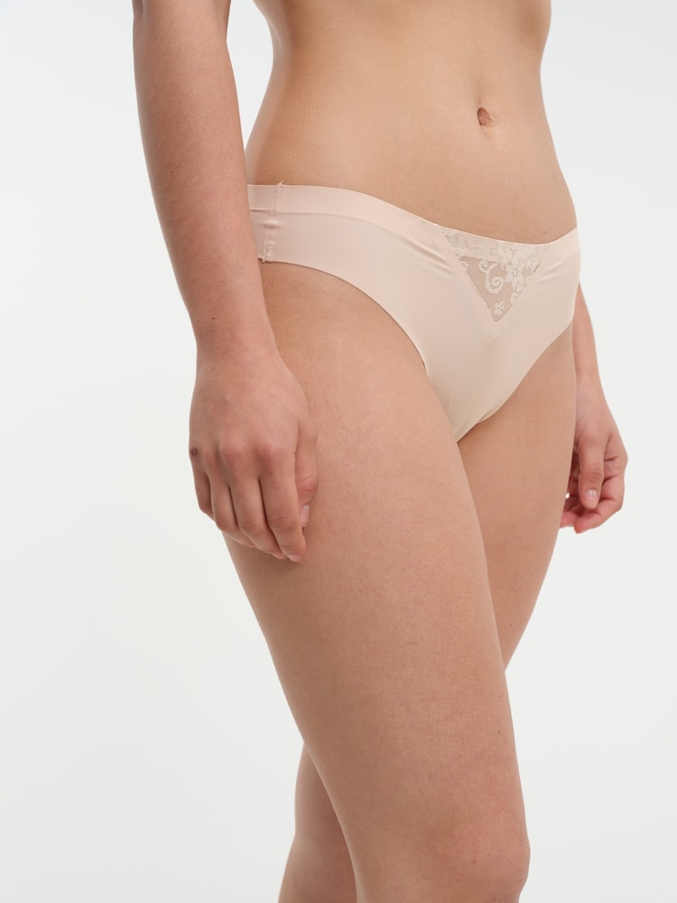 Colaless Linette