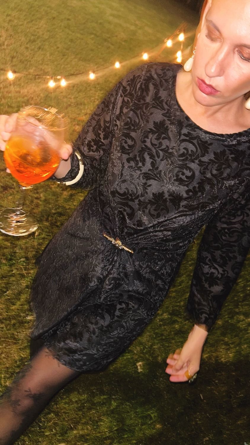 THE BLACK DRESS