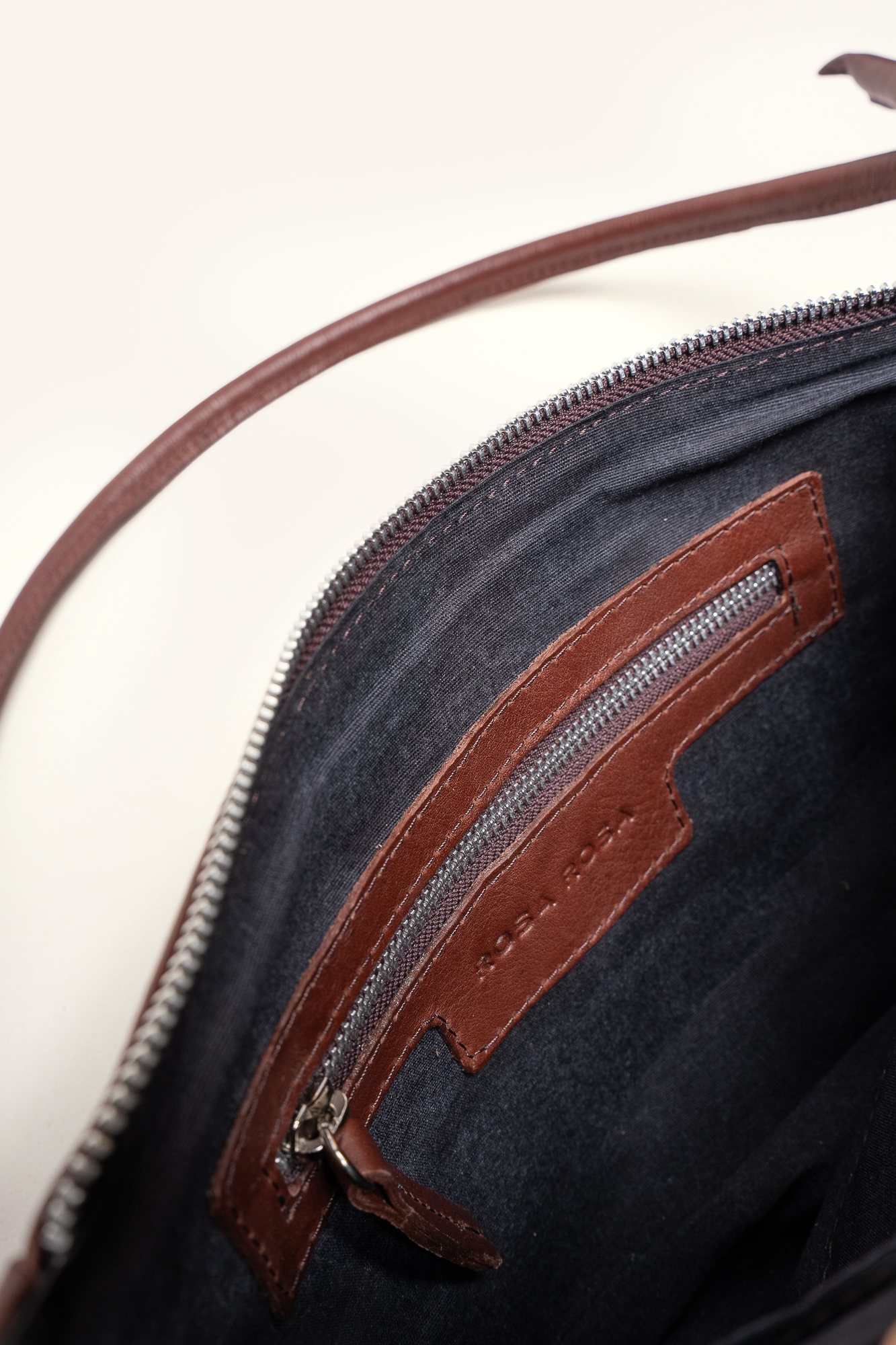 Cartera Poli