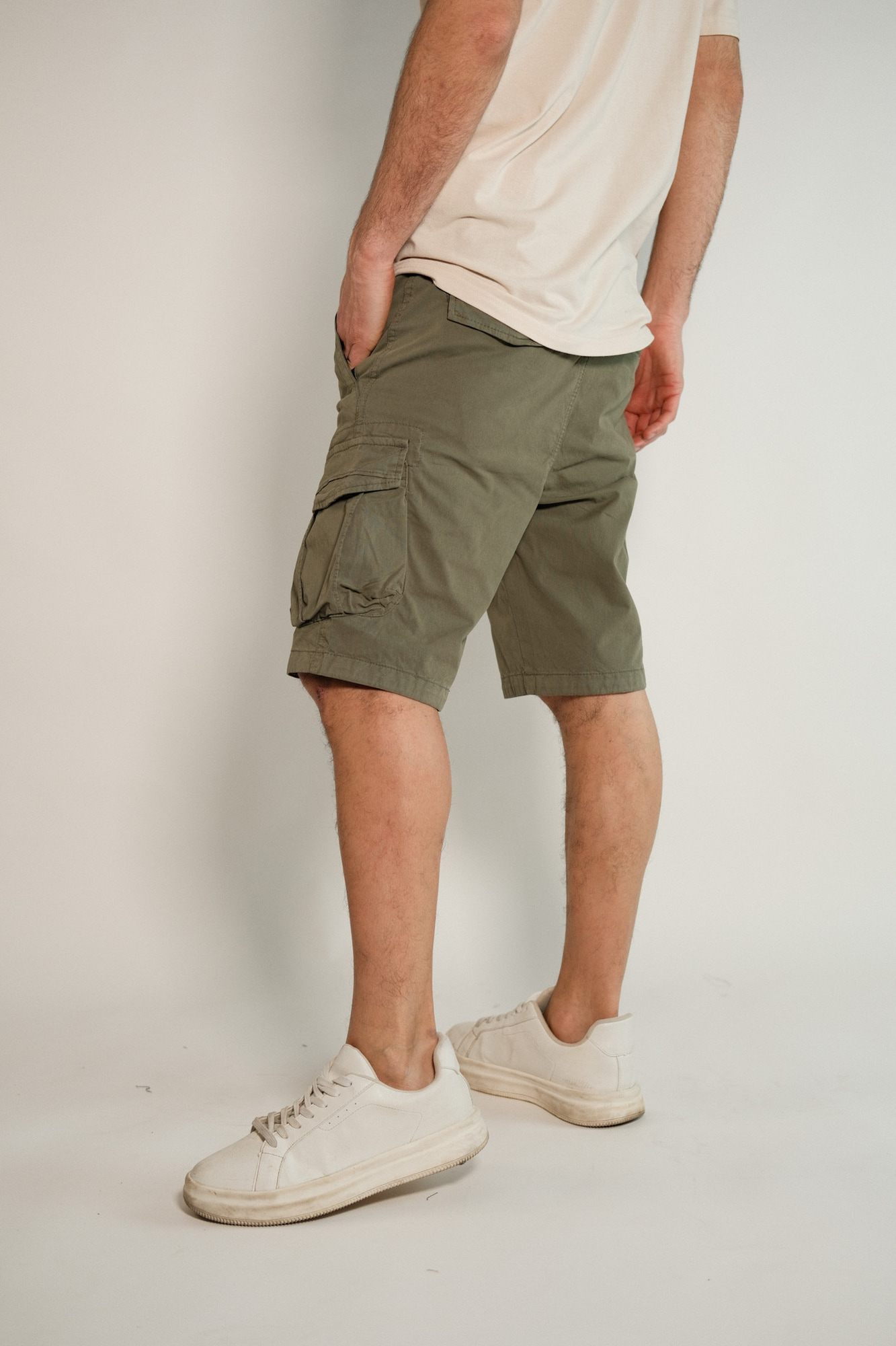 Bermuda cargo de gabardina c/lycra y cordón ajustable Colmar