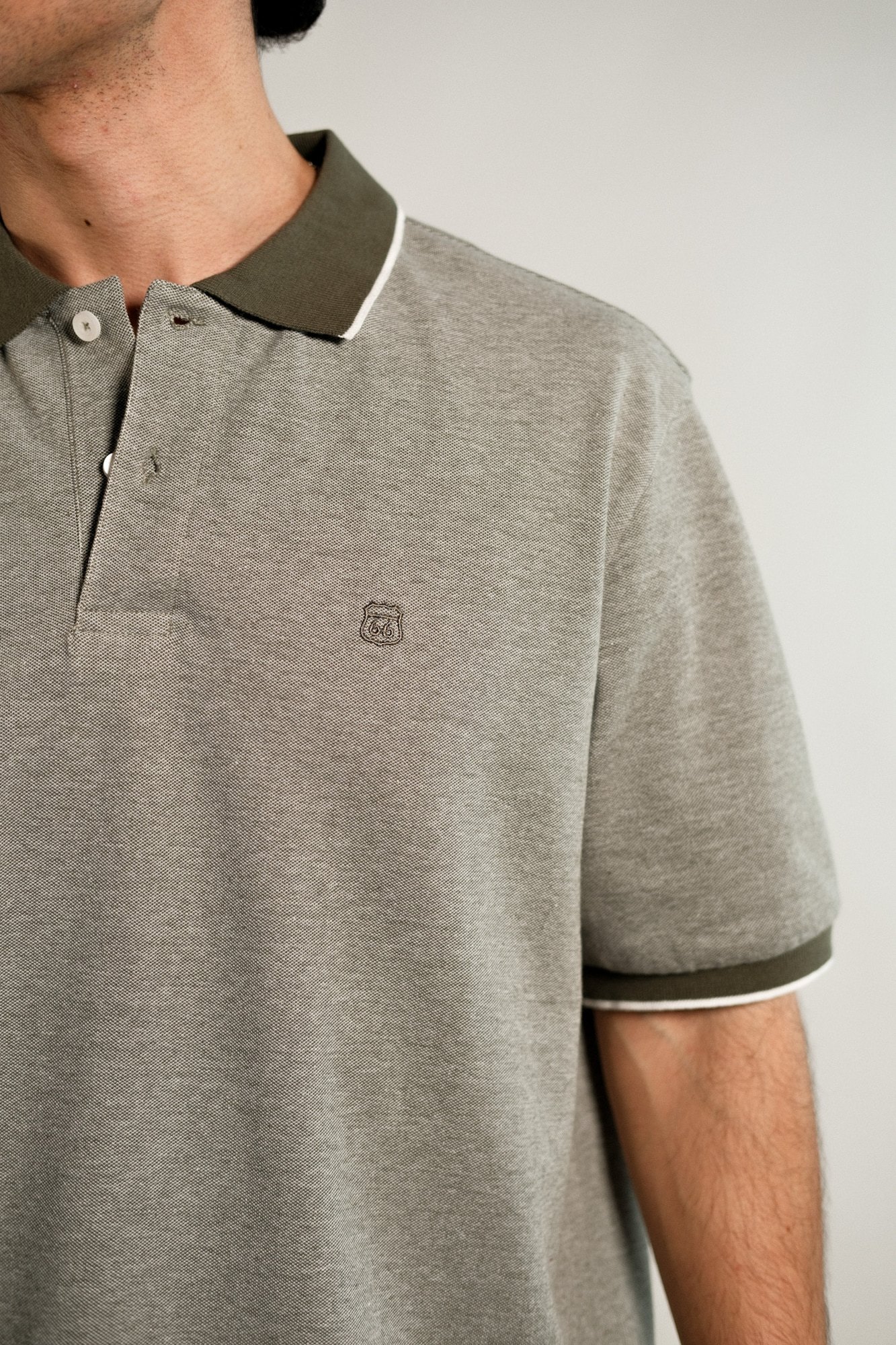 Polo con cuello y puños combinados Souza