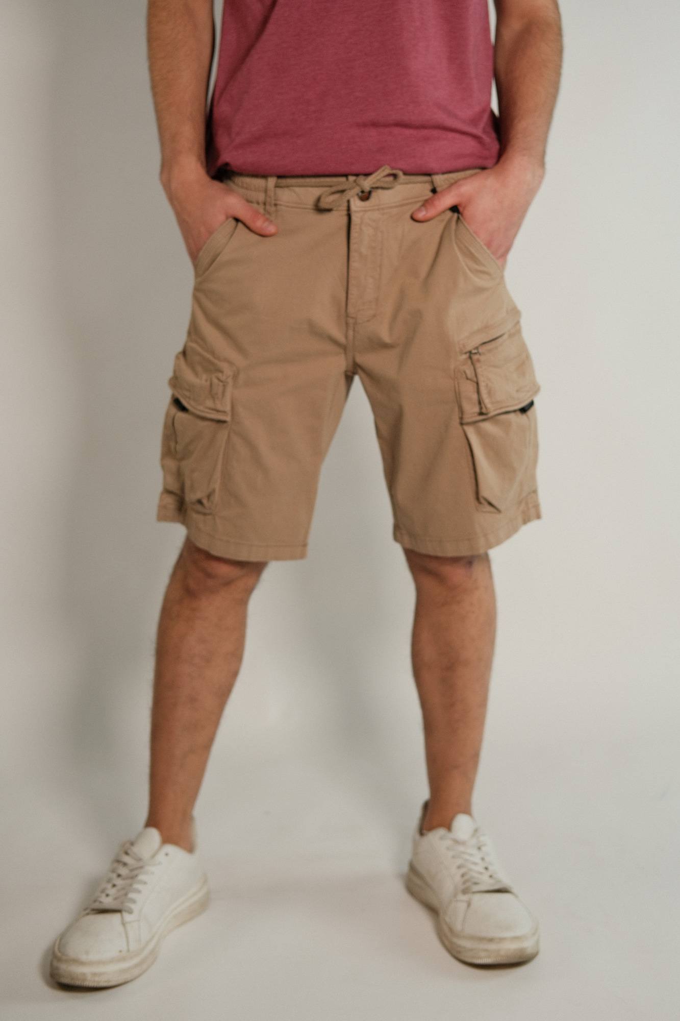 Bermuda cargo de gabardina con lycra y cordón de ajuste Arno