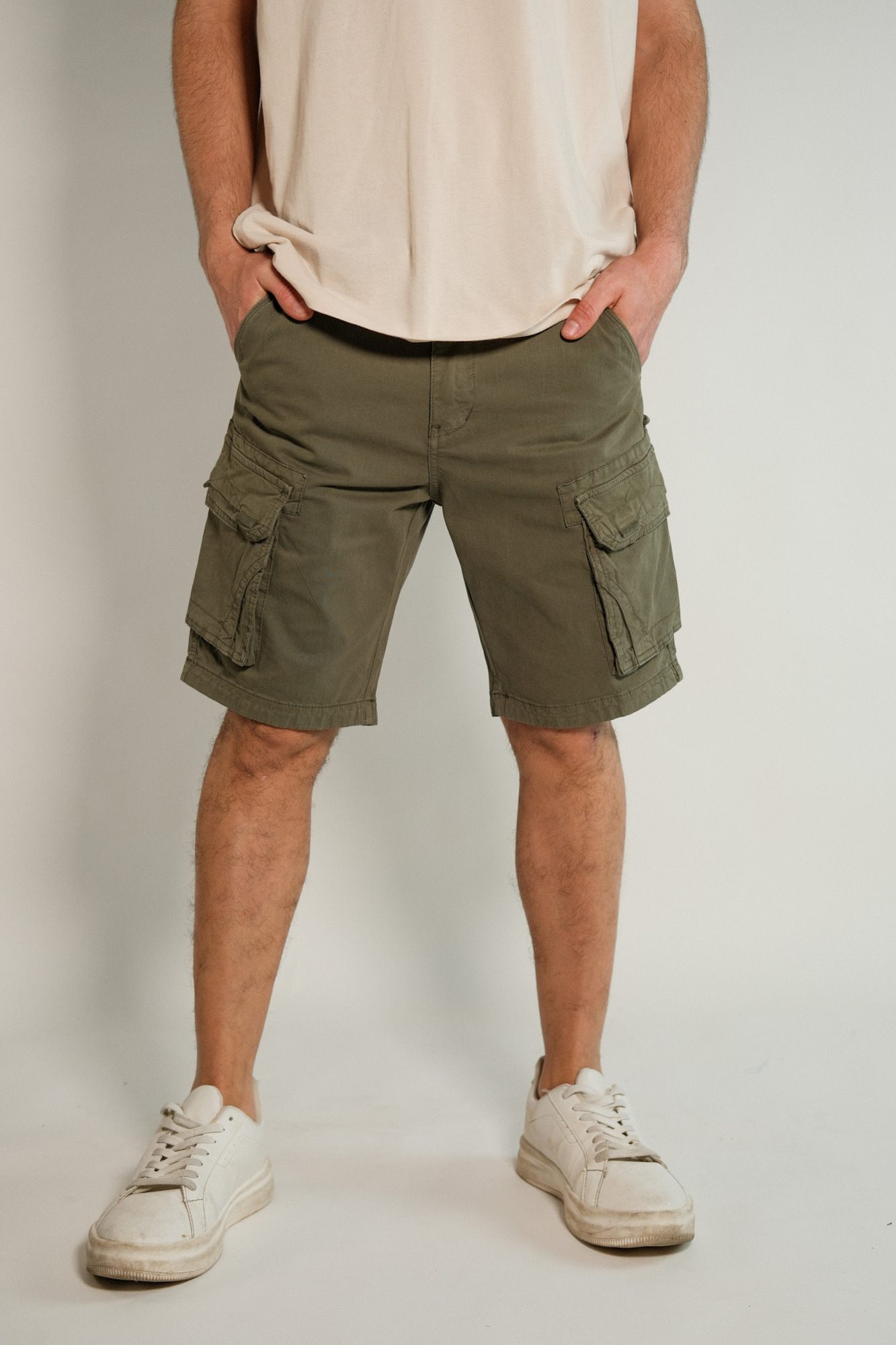 Bermuda cargo de gabardina con lycra Marsella