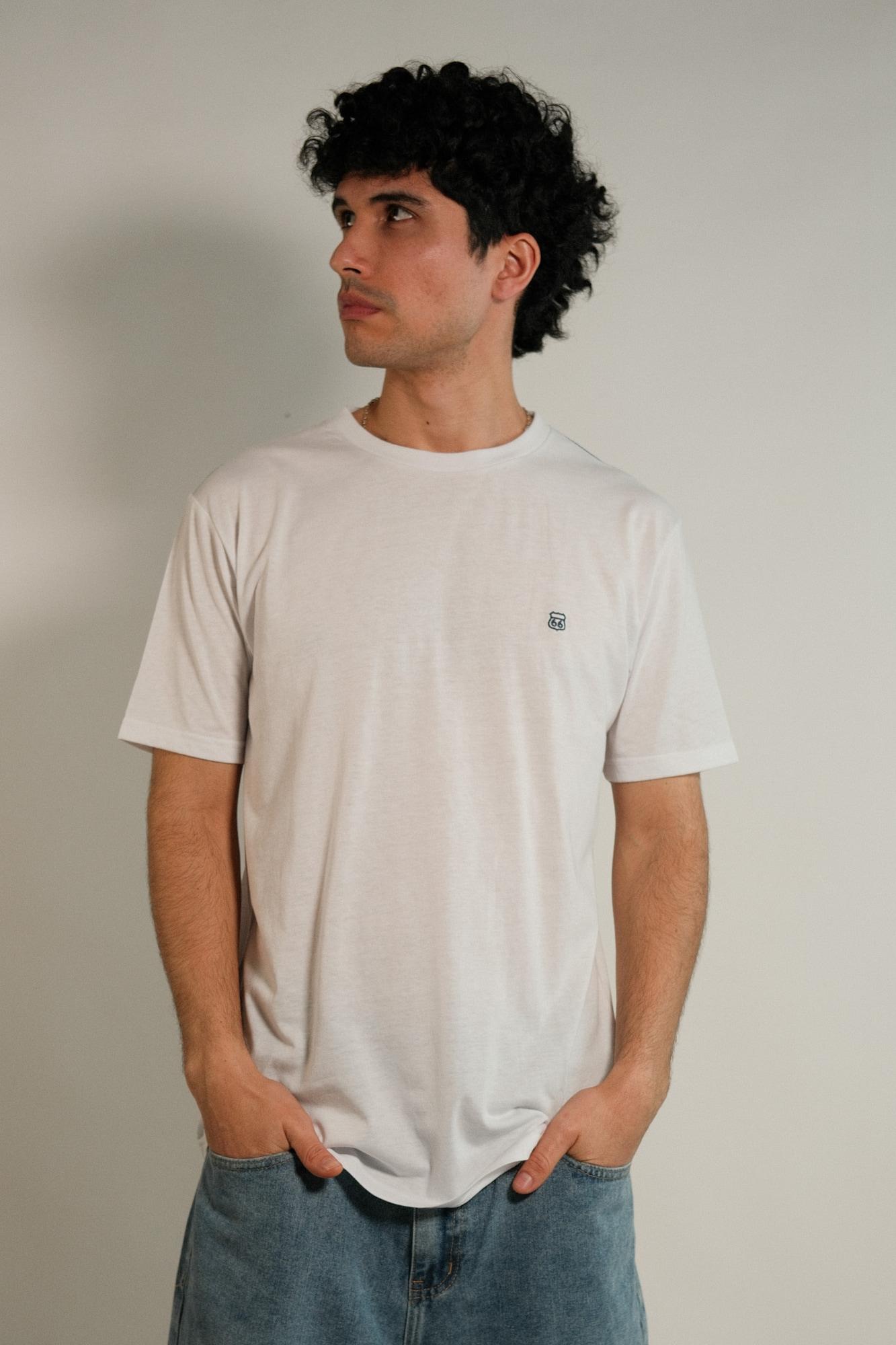 Remera lisa Hans