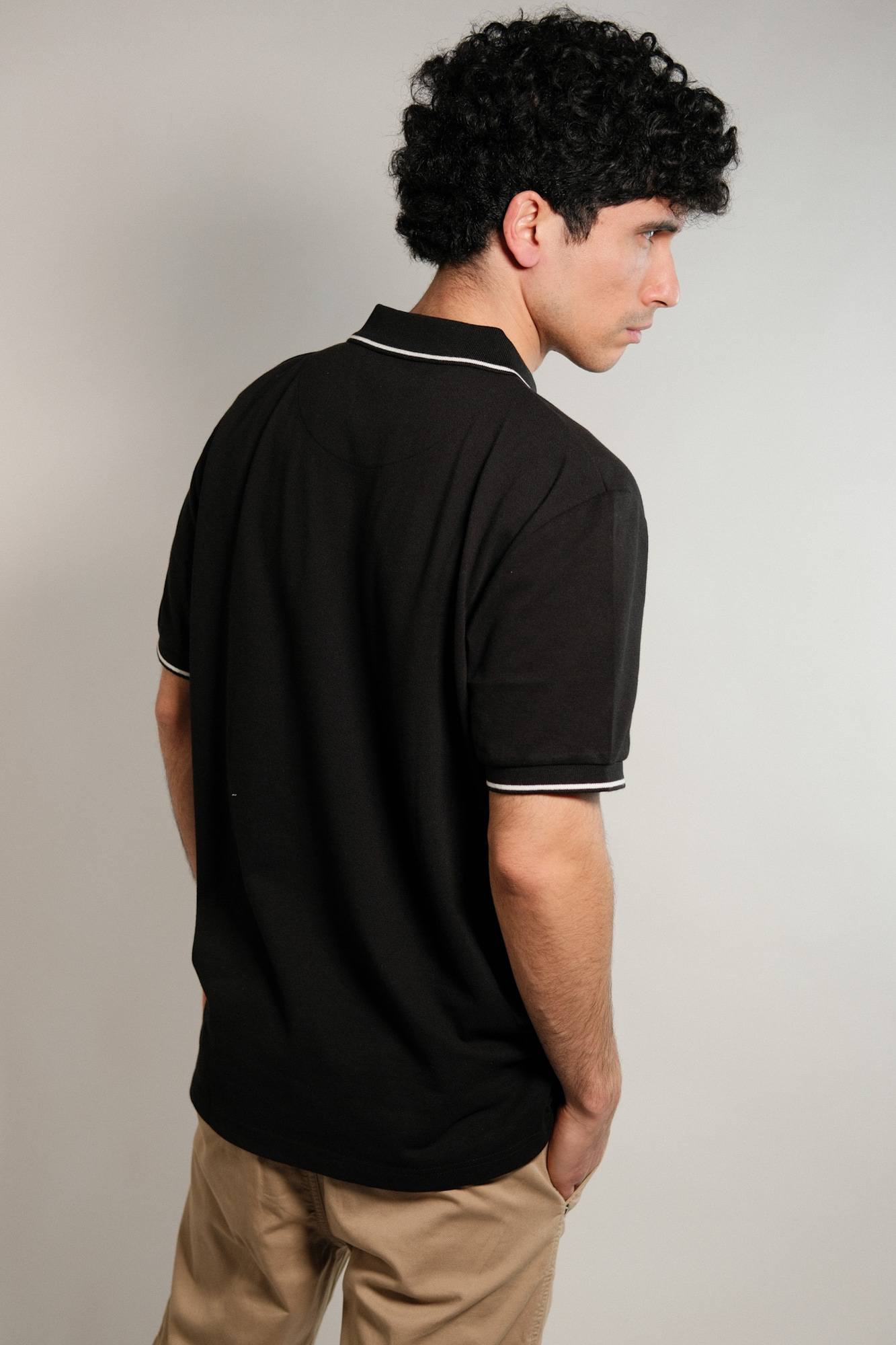 Polo con cuello y puños combinados y bolsillo Robledo 