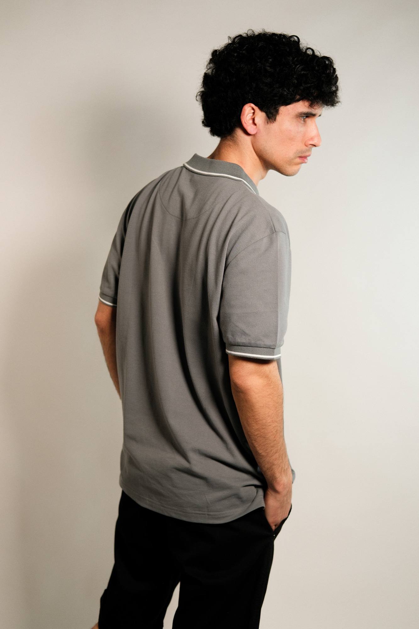 Polo con cuello y puños combinados y bolsillo Robledo 