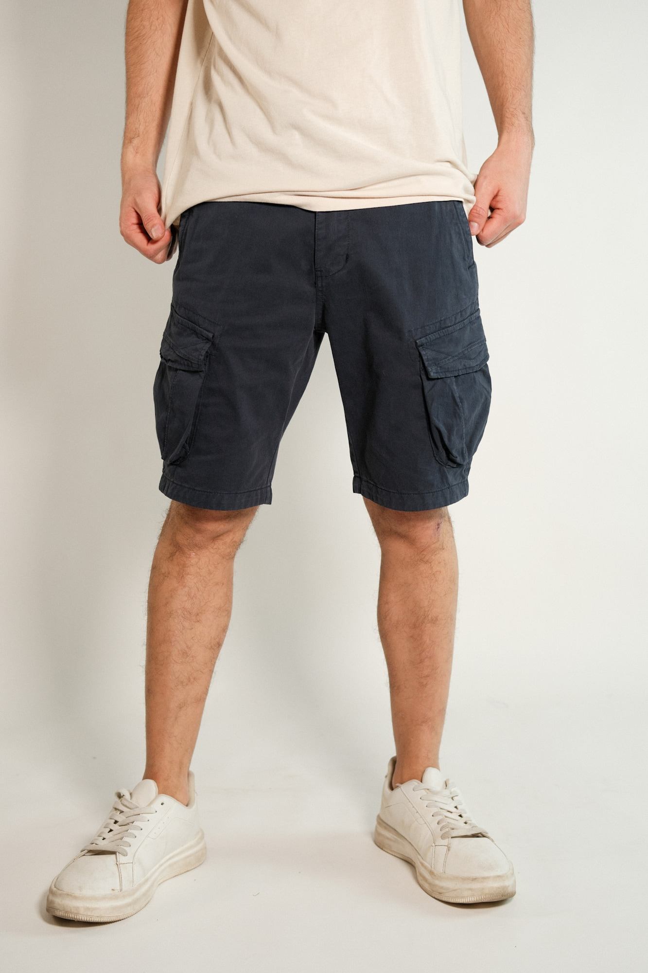 Bermuda cargo de gabardina c/lycra y cordón ajustable Colmar