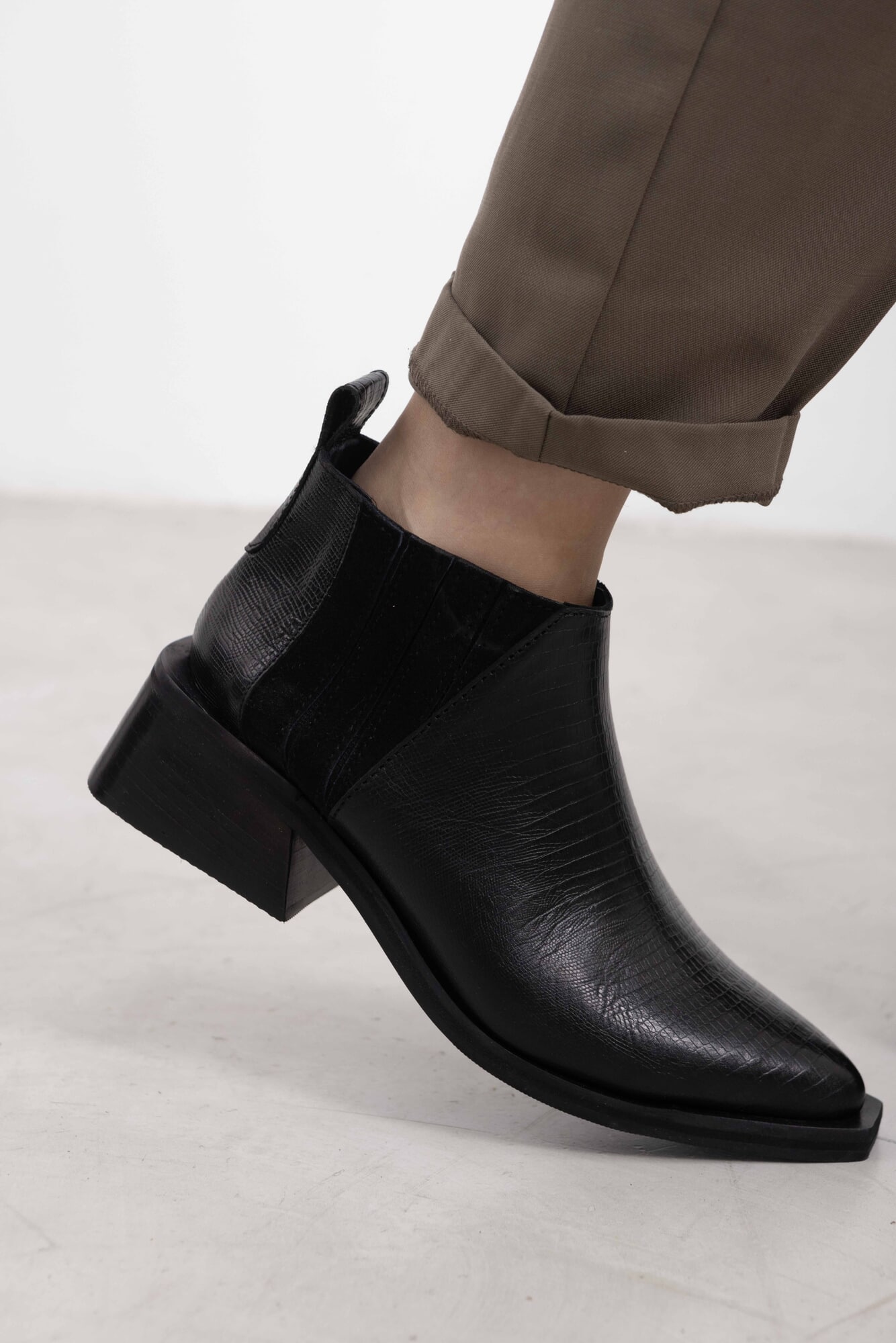 BOTA LUMILA