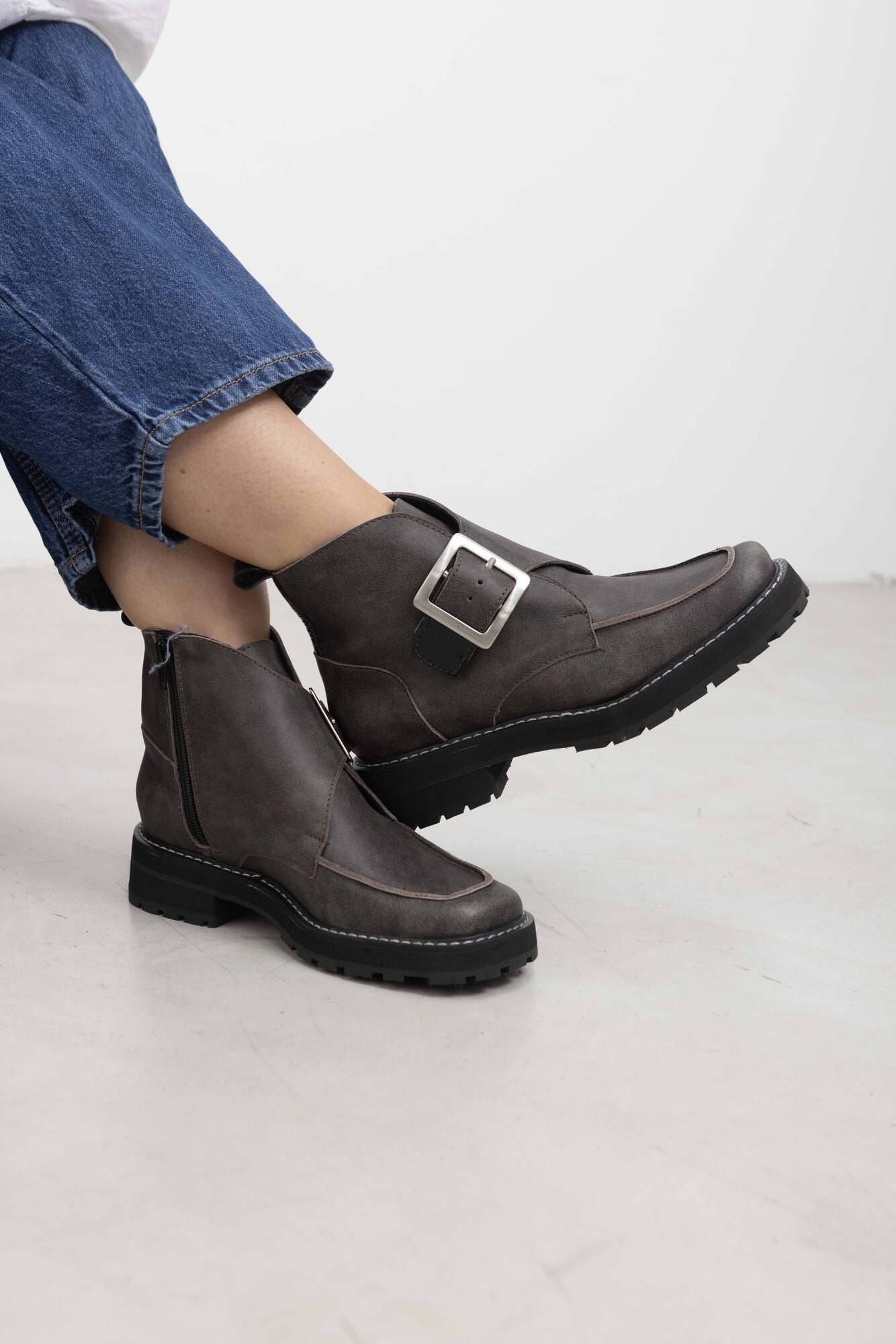 BOTA ISQUIA