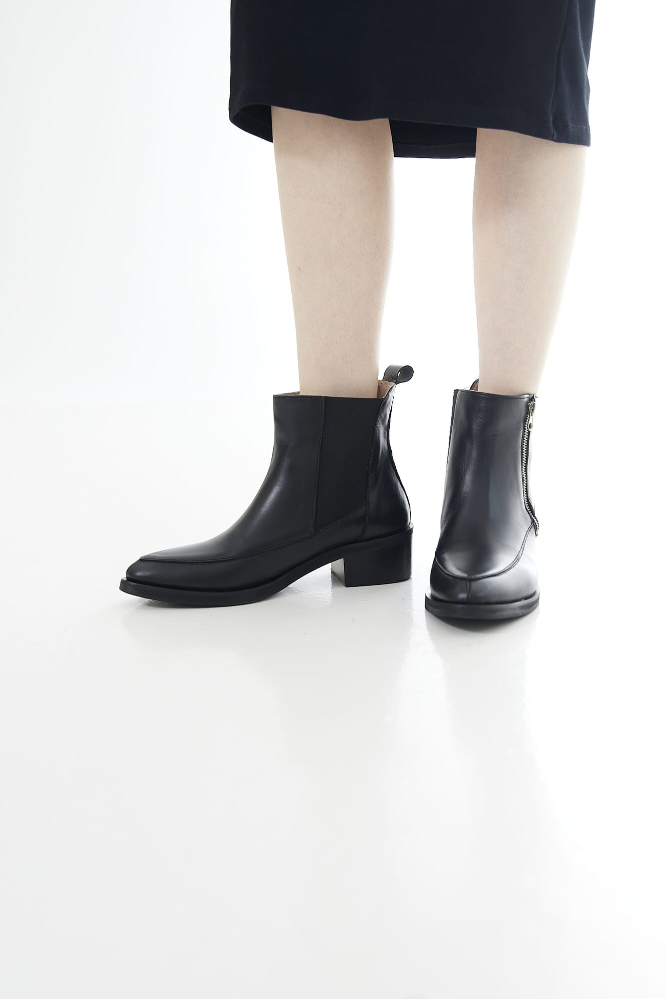 BOTA CORTA CON ELASTICO Y CIERRE 89663101