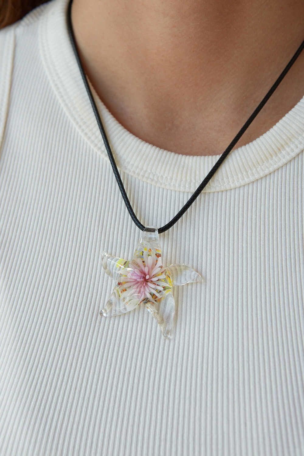 COLLAR ESTRELLA DE MAR VIDRIO TIENTO