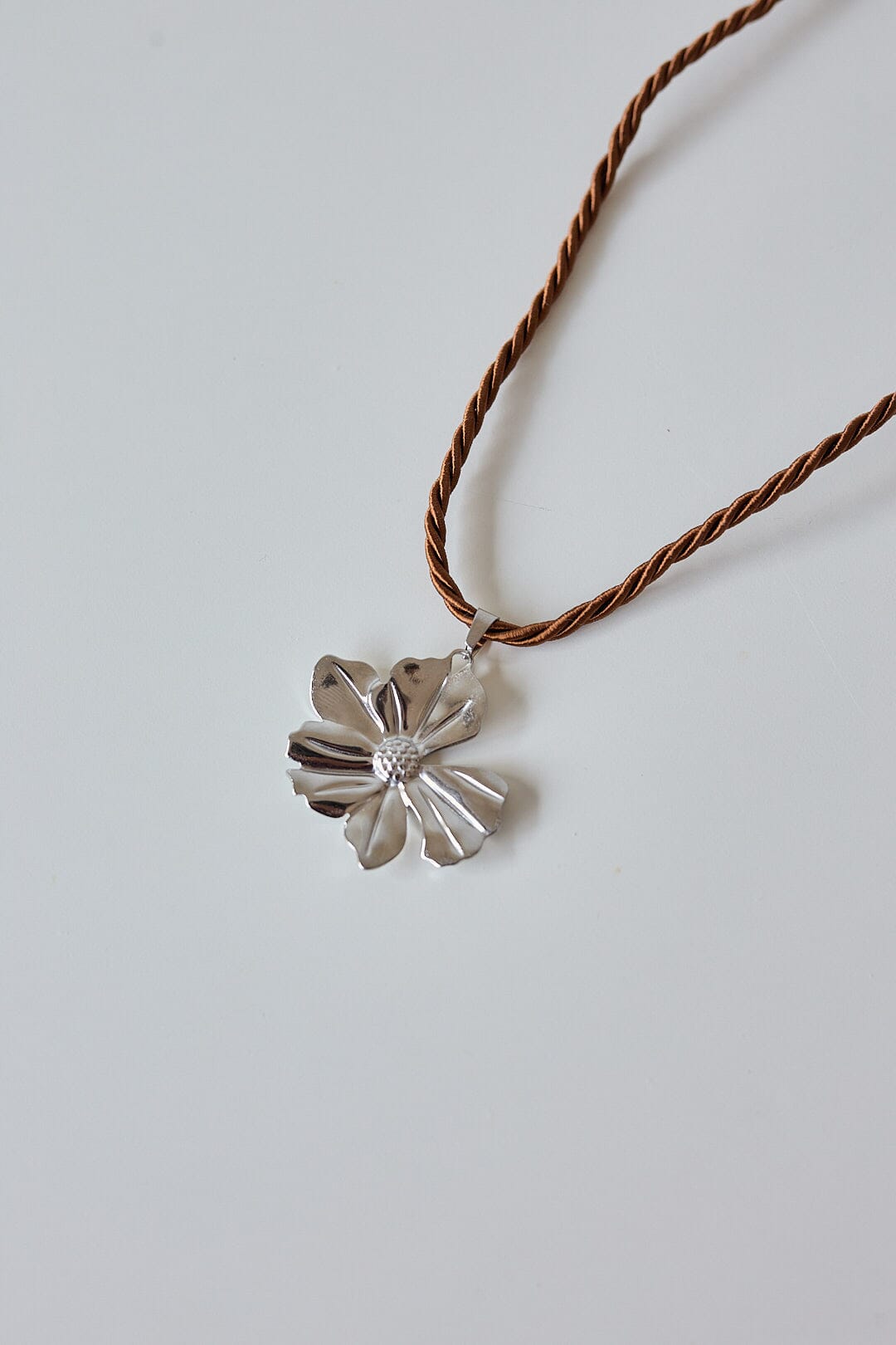 COLLAR MAGNOLIA SILVER SAILOR