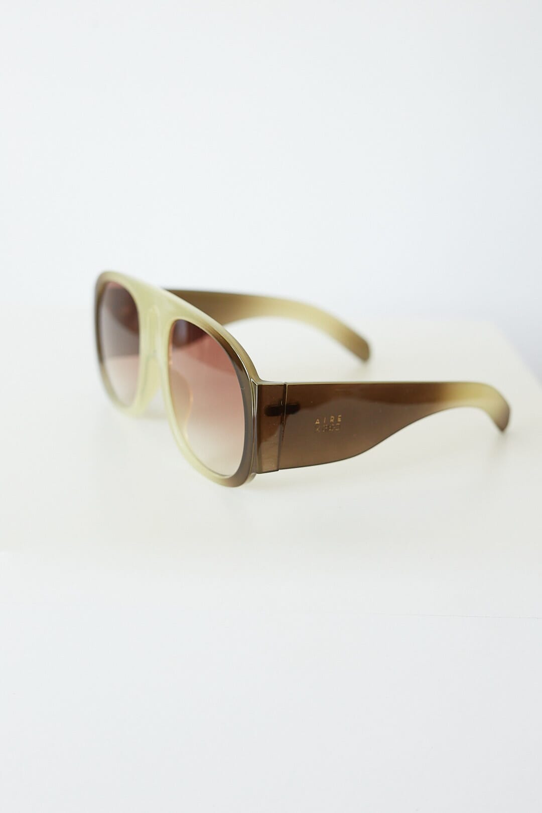 OLGA SUNNIES - AIRE X CRIADO