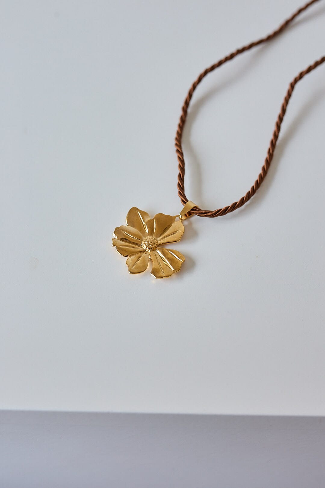 COLLAR MAGNOLIA GOLD SAILOR