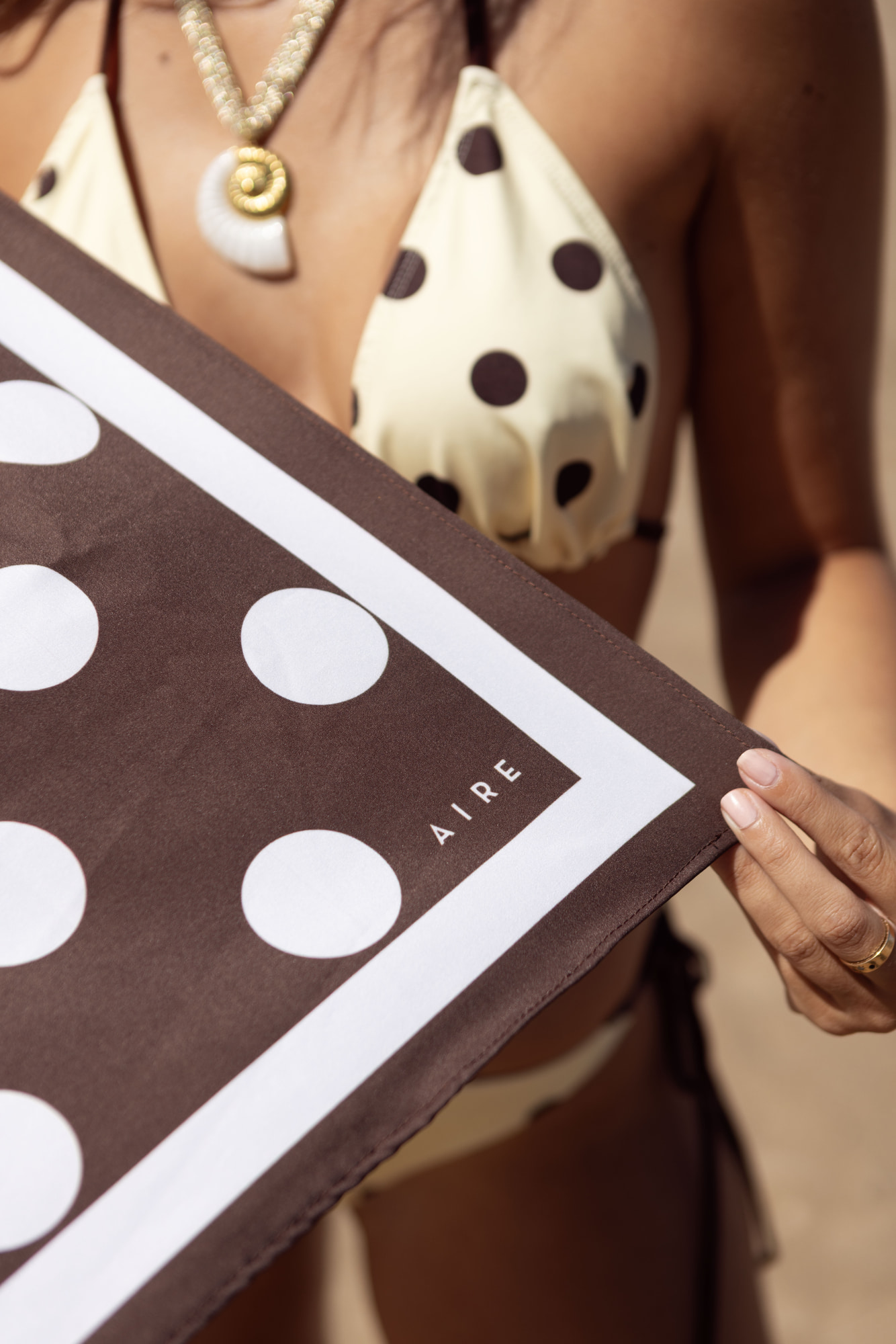 PAÑUELO DOTS