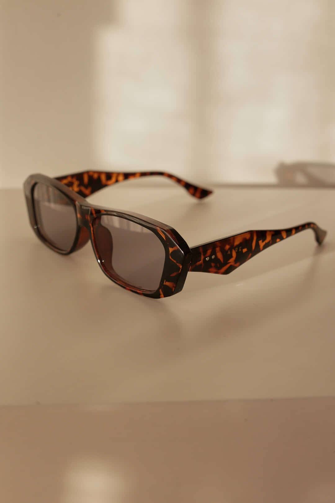 CELIA SUNNIES