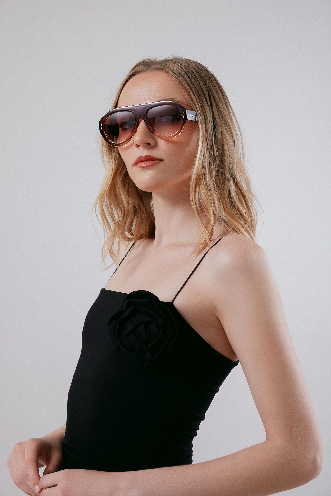 RAFAELA SUNNIES - AIRE X CRIADO
