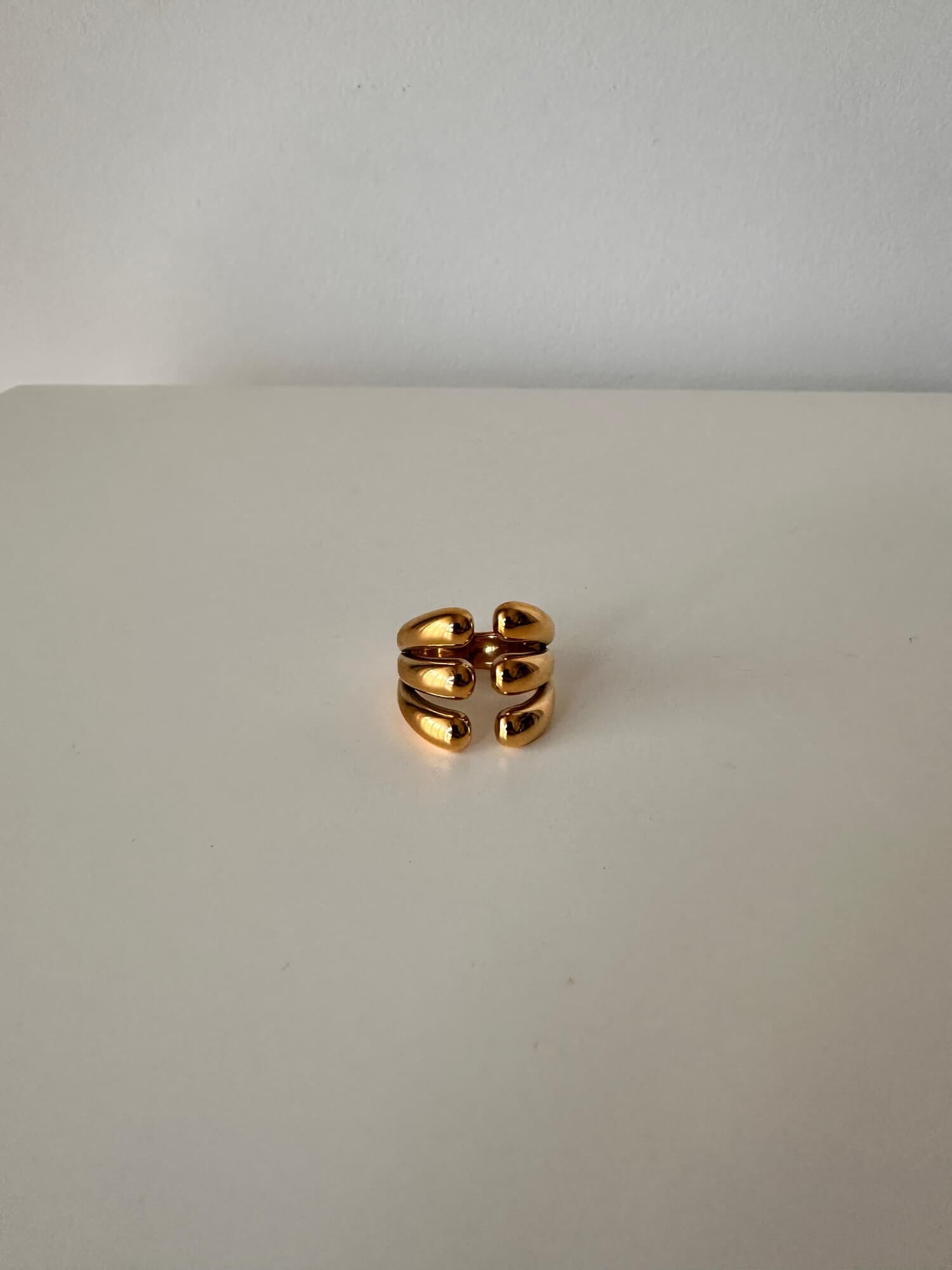 ANILLO HUGHIE