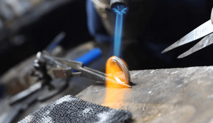 Con especialidad cuidado en cada detalle, realizamos piezas impecables y trabajos garantizados.