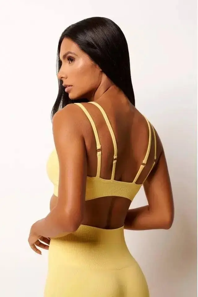 CONJUNTO TOP Y SHORT SEAMLESS ULTRA FIT AMARILLO