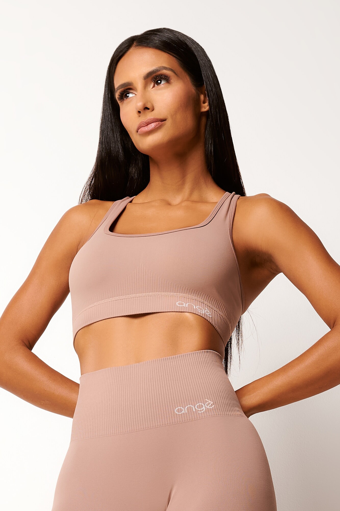 CONJUNTO CALZA Y TOP SEAMLESS ULTRA FIT