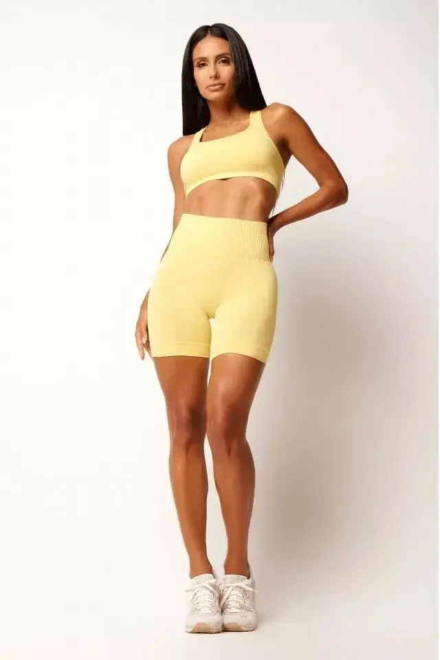 CONJUNTO TOP Y SHORT SEAMLESS ULTRA FIT AMARILLO