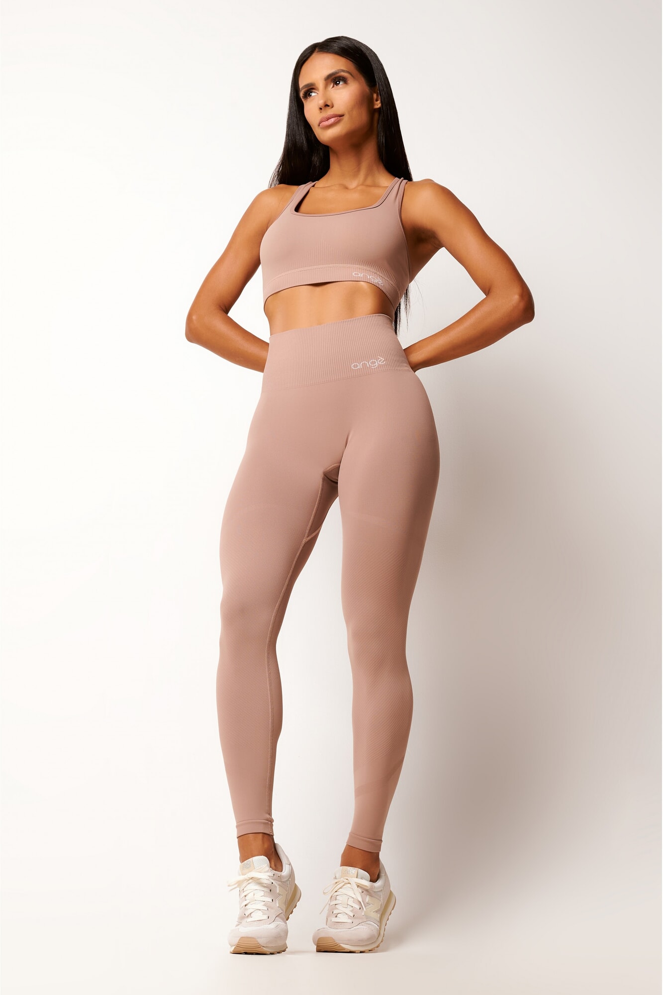 CONJUNTO CALZA Y TOP SEAMLESS ULTRA FIT