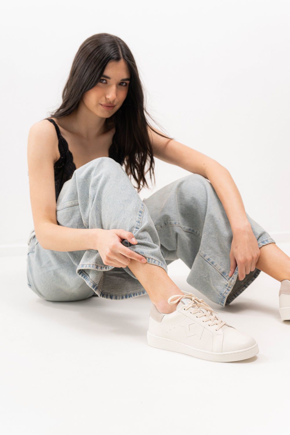 LOW CROWN SNEAKERS