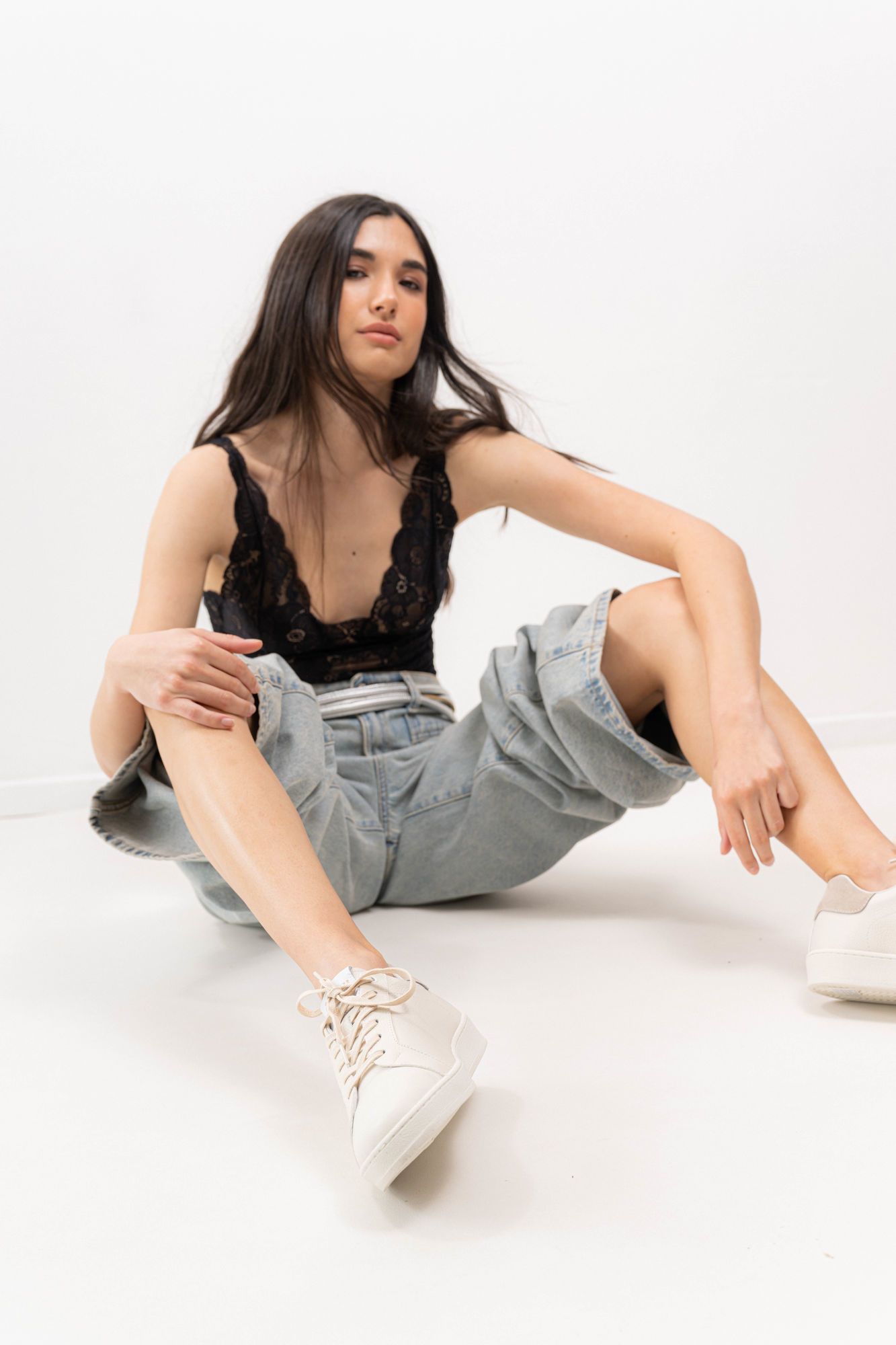 LOW CROWN SNEAKERS