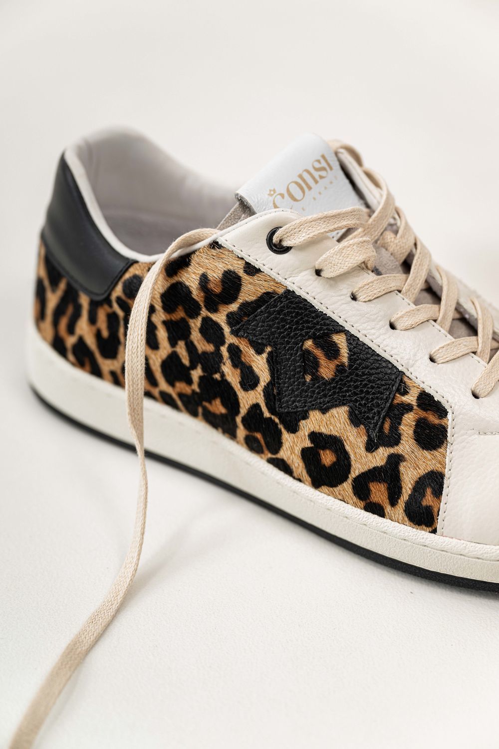 LOW CROWN SNEAKERS