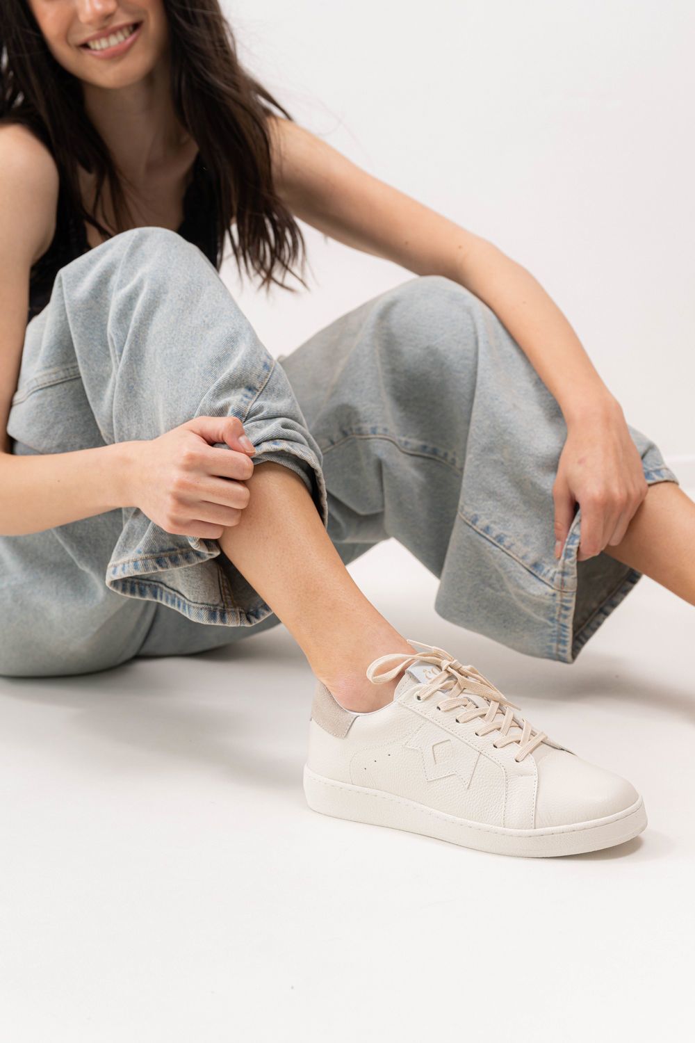 LOW CROWN SNEAKERS