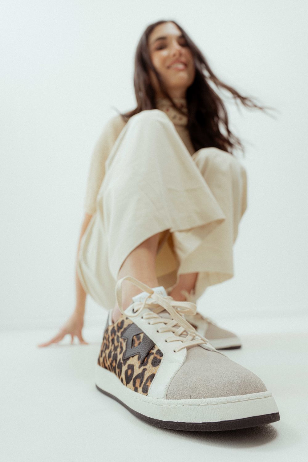 LOW CROWN SNEAKERS