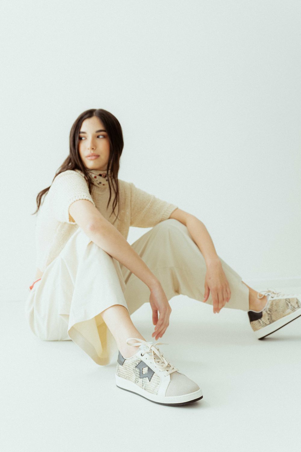 LOW CROWN SNEAKERS