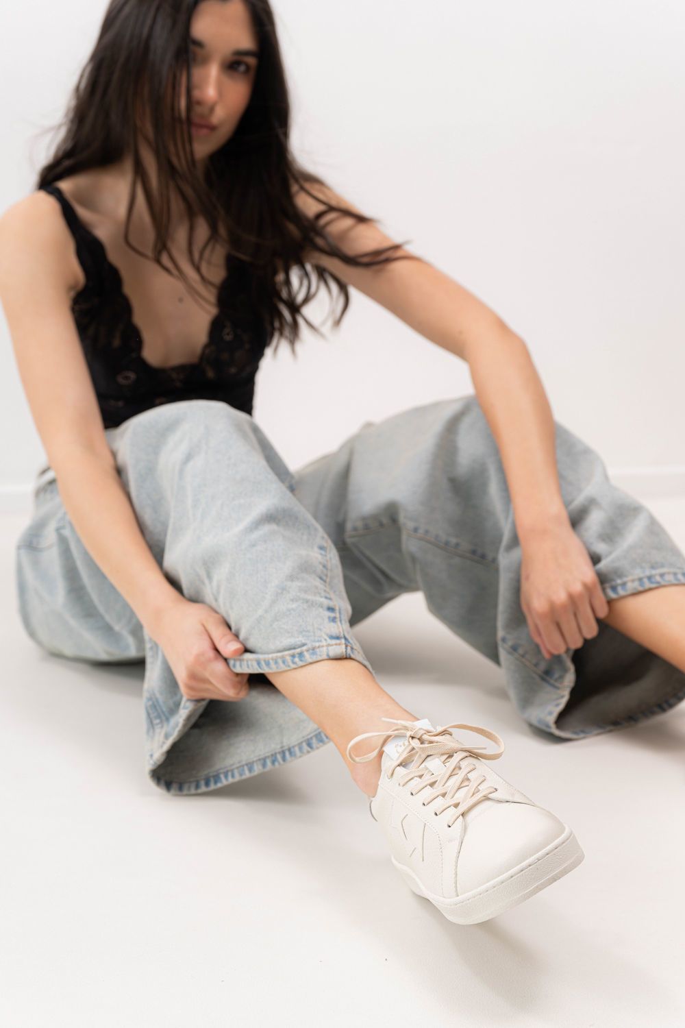 LOW CROWN SNEAKERS