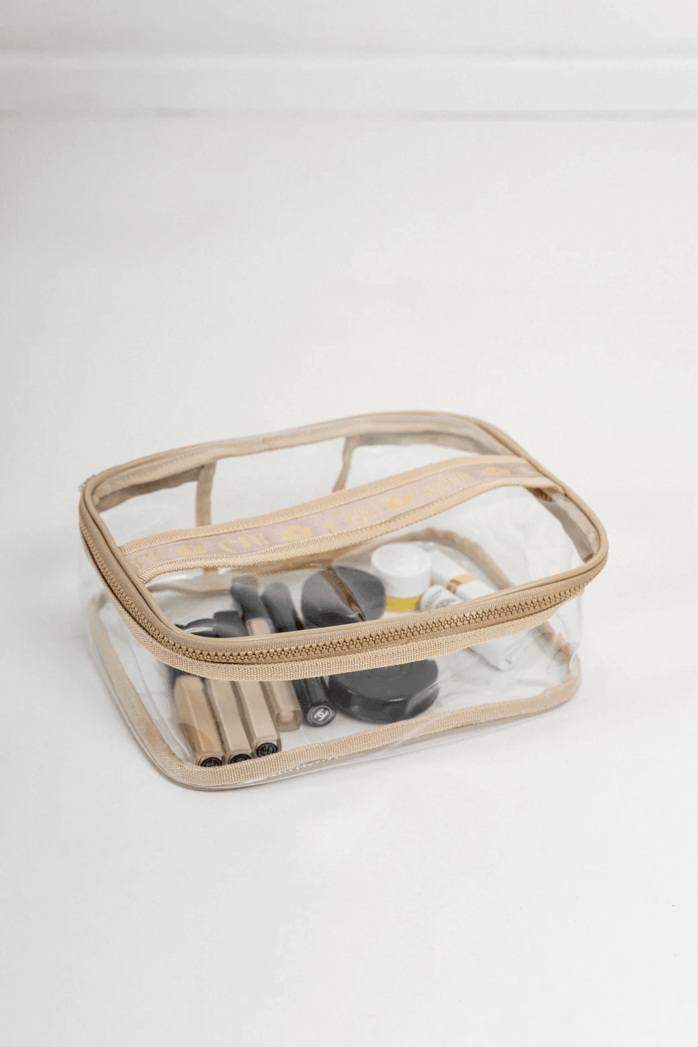 MAKEUP NECESSAIRE
