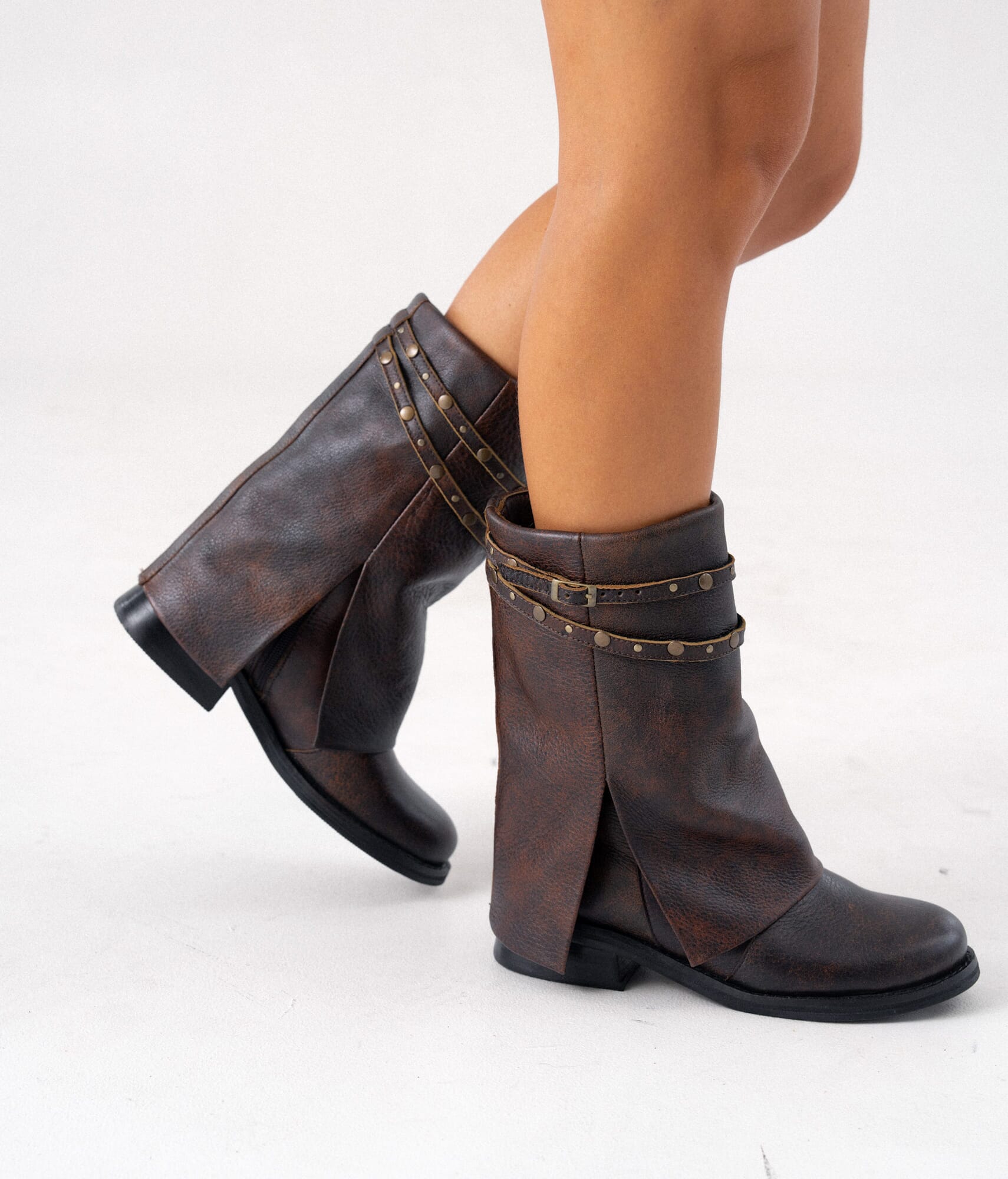 BOTA VOLCADA