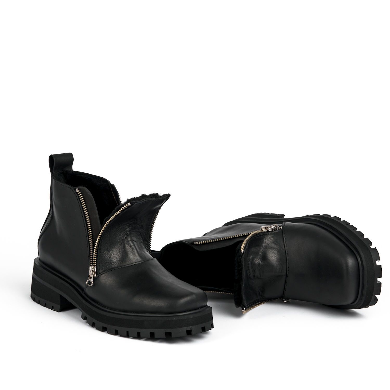BOTA OSAKA CON CORDERITO