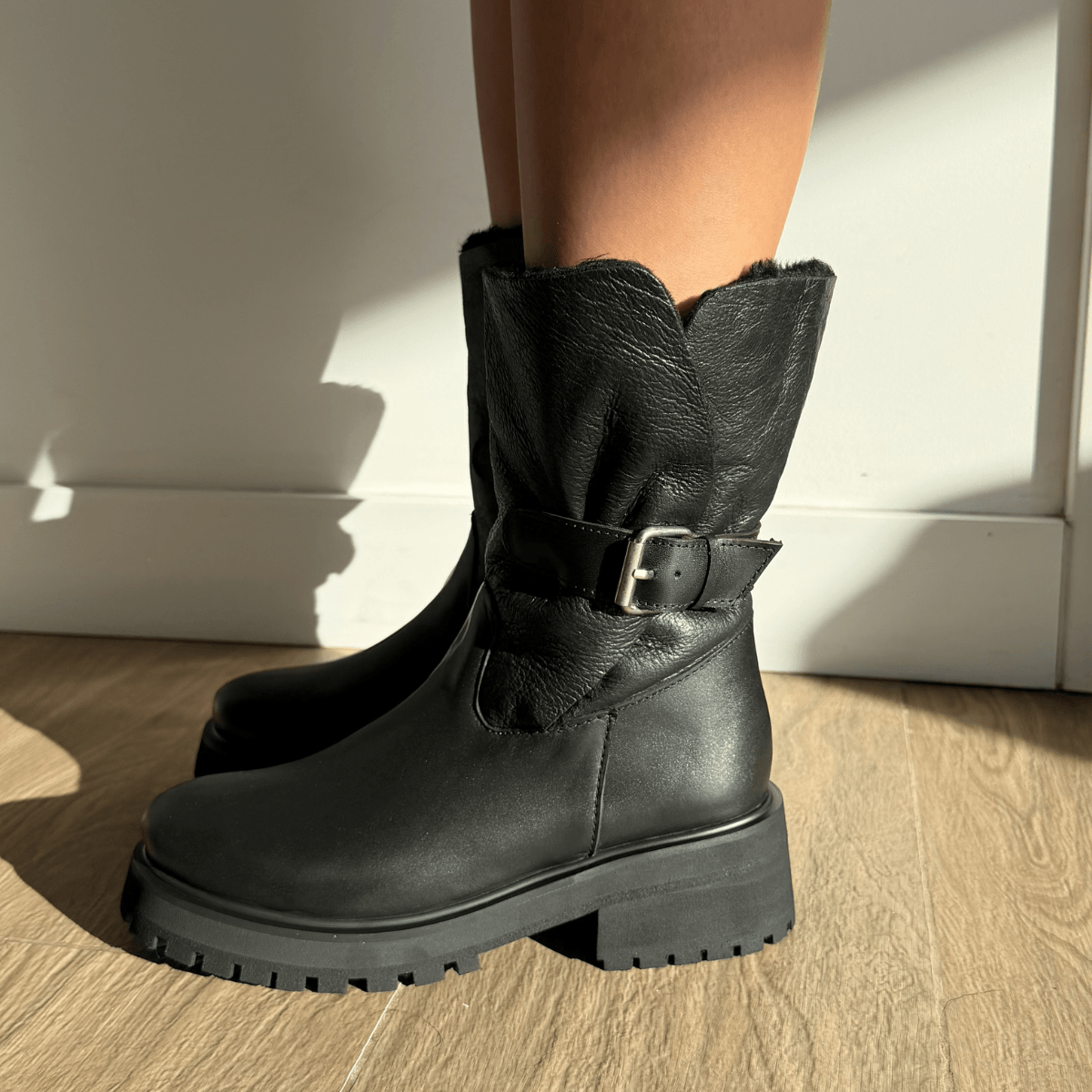 BOTA BUFALO (CON CORDERITO)