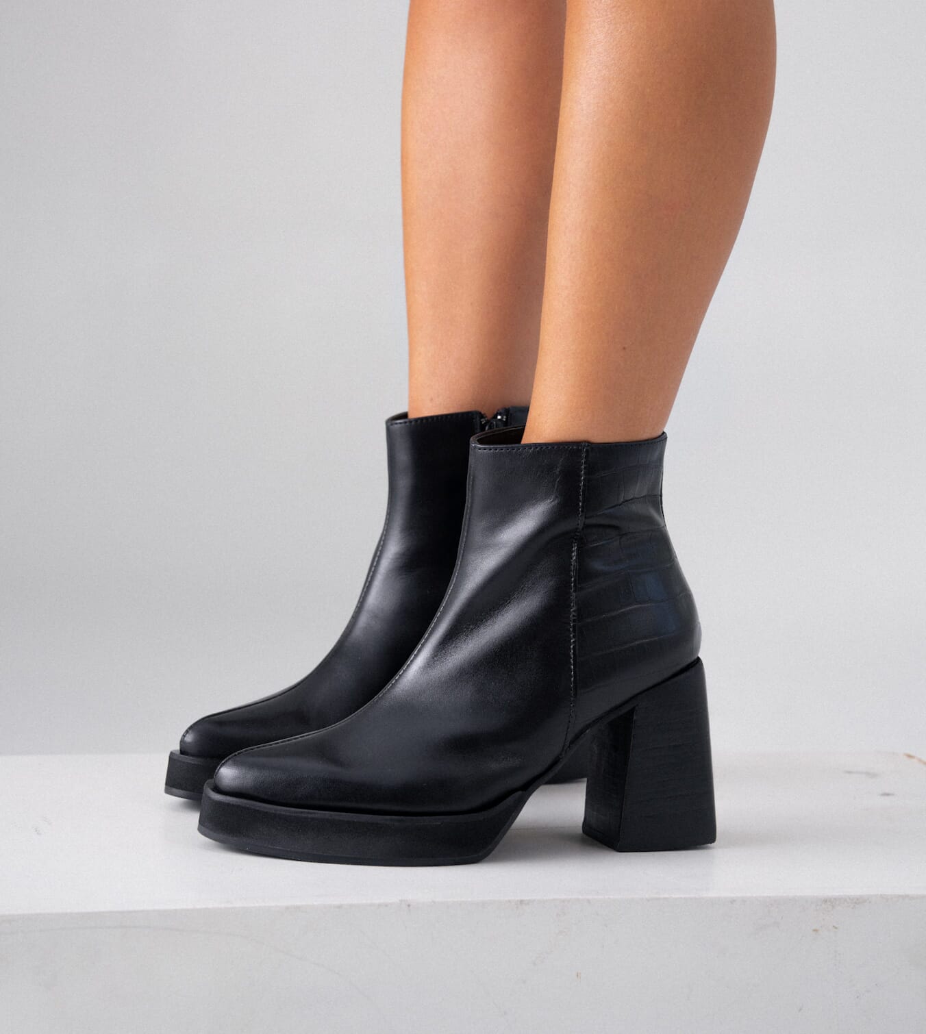 BOTA NOIR