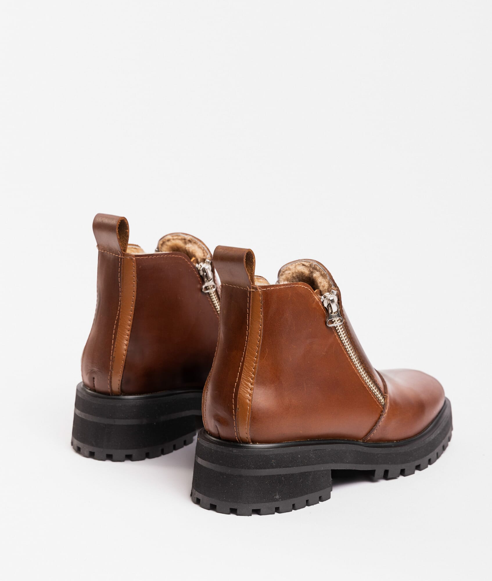 BOTA OSAKA CON CORDERITO