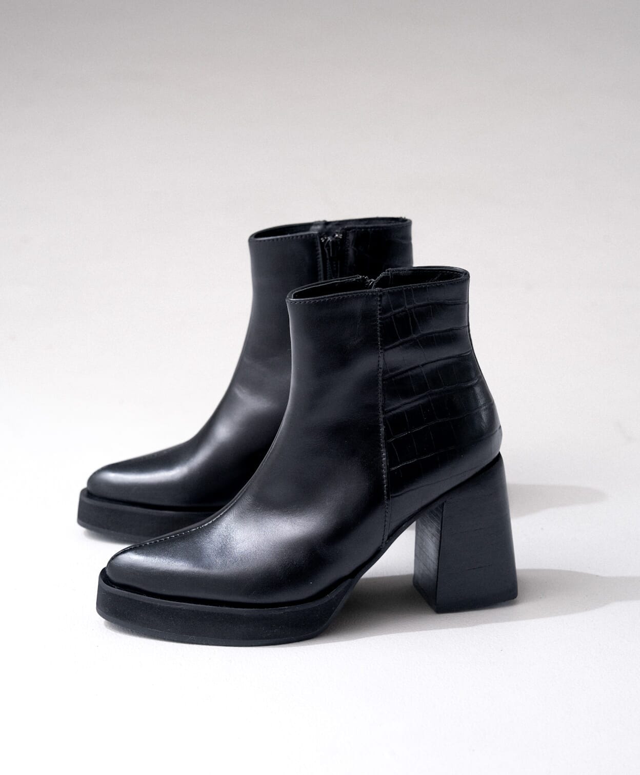 BOTA NOIR