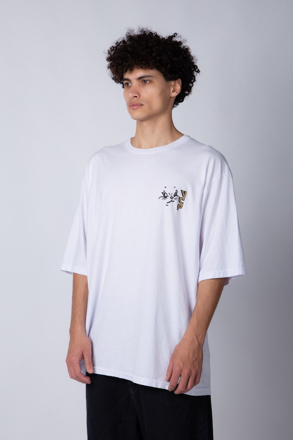 Remera Over Taz Conejo