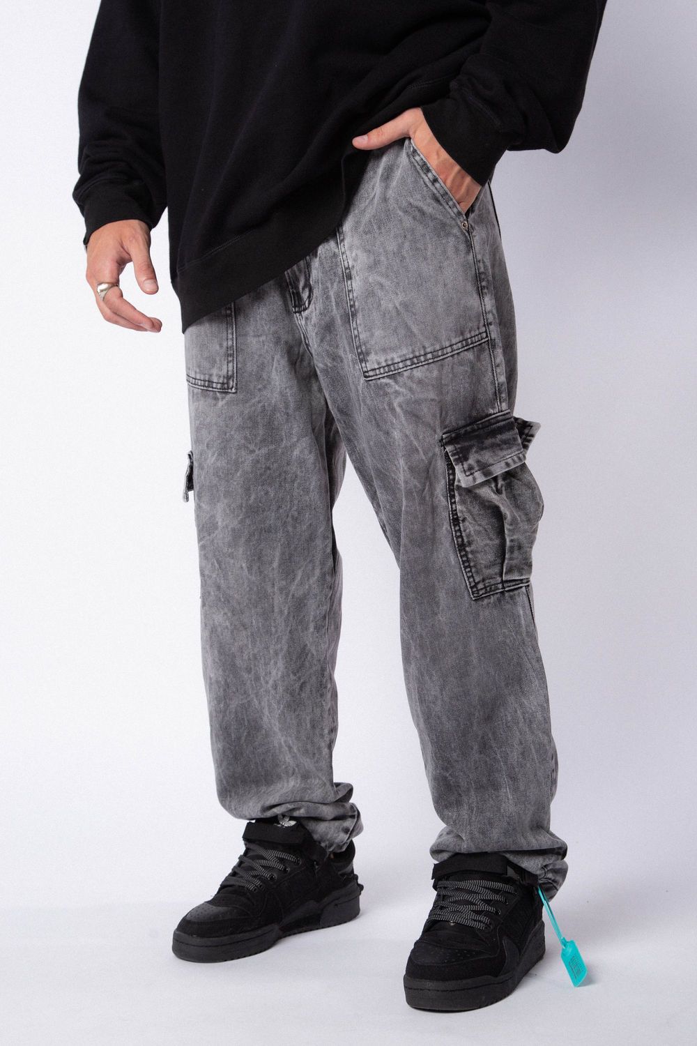 Jean Cargo Volt