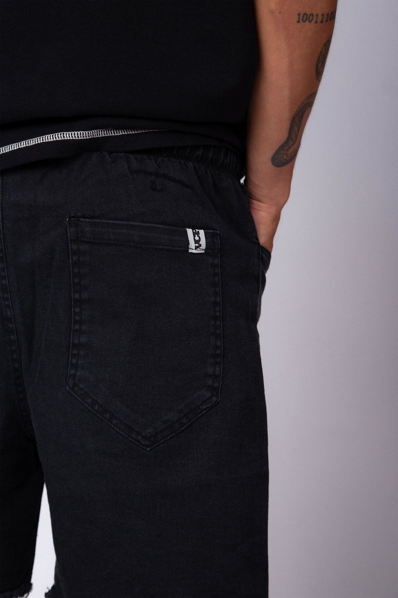 Bermuda Jean Moverick Scratched